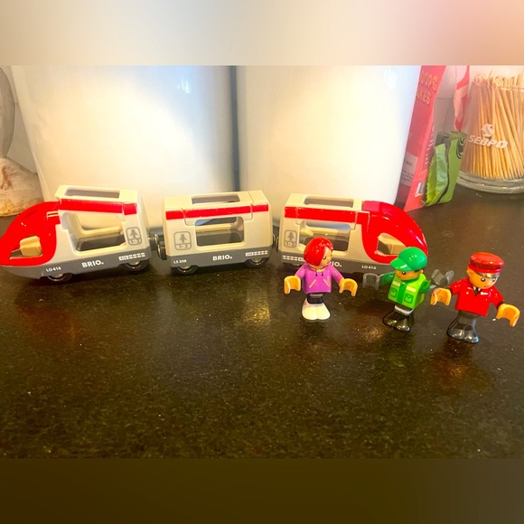 Brio Deluxe Railway Shuttle and people - Picture 1 of 6
